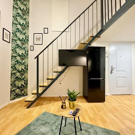 Rock Mary's Mini Apartment